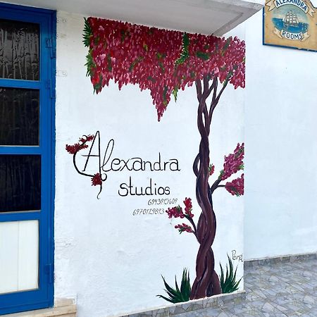 Alexandra Studios Néos Pírgos 外观 照片